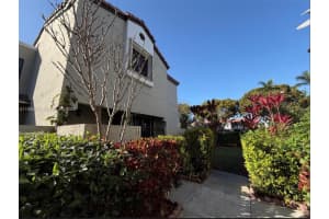 15365 Sw 104th Ter, Miami