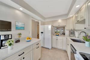 3221 Ne 8th St 103 Pompano Beach, FL 33062 - MLS#A11956246