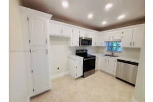 411 S Hollybrook Dr 305 Pembroke Pines, FL 33025 - MLS#A11956250