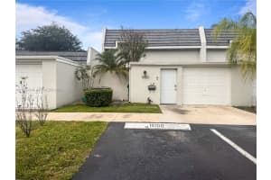 19100 Bobolink Dr Hialeah, FL 33015 - MLS#A11956341