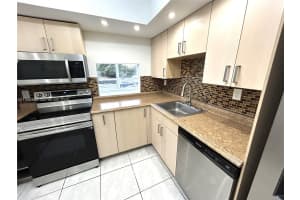 250 180th Dr 254 Sunny Isles Beach, FL 33160 - MLS#A11956366