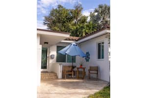 9117 Carlyle Ave Surfside, FL 33154 - MLS#A11956396