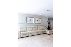 9117 Carlyle Ave Surfside, FL 33154 - MLS#A11956396