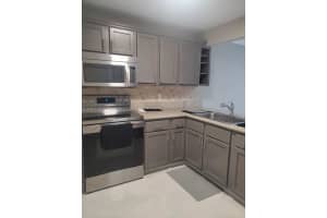 1351 Ne 191 St E 106, Miami