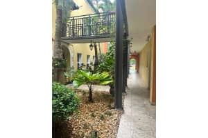 4812 Pine Tree Dr , Miami Beach, FL 33140 - MLS#A11956517