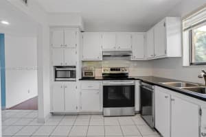 182 Lakeview Dr 204 Weston, FL 33326 - MLS#A11956541