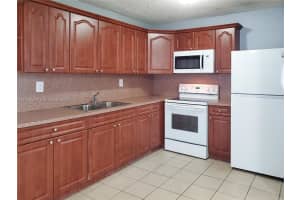 1990 W 56th St 1216 Hialeah, FL 33012 - MLS#A11956596