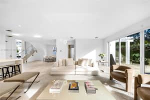 7541 Nw 97th Ct Doral, FL 33178 - MLS#A11956618