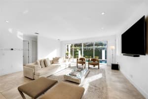 7541 Nw 97th Ct Doral, FL 33178 - MLS#A11956618