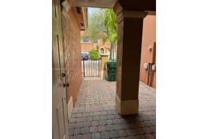 15242 Sw 30th Ter Miami, FL 33185 - MLS#A11956629