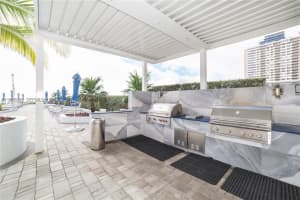 1904 Ocean Dr , Hallandale Beach, FL 33009 - MLS#A11956638