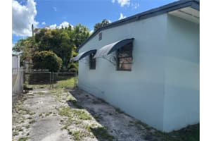 1306 Nw 11th Pl Fort Lauderdale, FL 33311 - MLS#A11956697