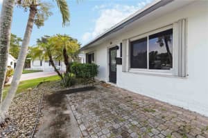2502 Nw 48th St Tamarac, FL 33309 - MLS#A11956756
