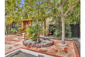 2350 Elm Ct Pembroke Pines, FL 33026 - MLS#A11956761