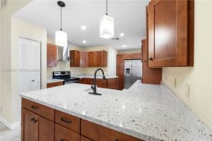 2707 Pinewood Ct 2707 Davie, FL 33328 - MLS#A11956826