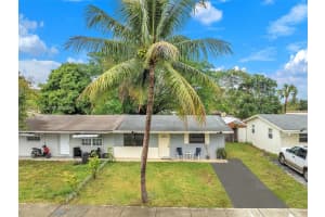 7021 Sw 19th Pl North Lauderdale, FL 33068 - MLS#A11956860