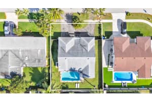 8810 Nw 7th St Pembroke Pines, FL 33024 - MLS#A11956974