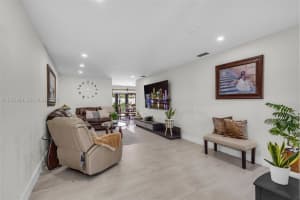 9466 Sw 6th Ln Miami, FL 33174 - MLS#A11956990