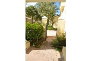 1591 Passion Vine Cir 10-2 Weston, FL 33326 - MLS#A11956993