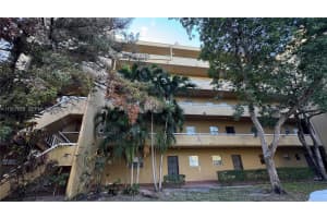 4111 Stirling Rd 102 Dania Beach, FL 33314 - MLS#A11957029