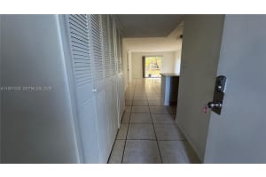 4111 Stirling Rd 102 Dania Beach, FL 33314 - MLS#A11957029