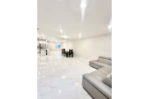 10420 Nw 67th St 10420 Doral, FL 33178 - MLS#A11957056