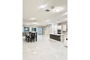 10420 Nw 67th St 10420 Doral, FL 33178 - MLS#A11957056