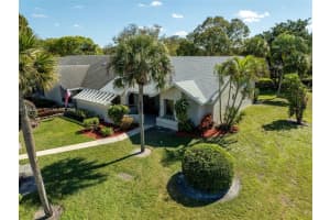 10988 Lake Front Pl, Boca Raton