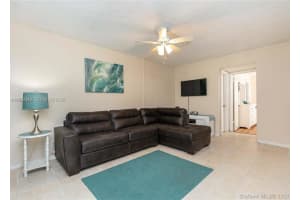 581 Blue Heron Dr 107-b Hallandale Beach, FL 33009 - MLS#A11957312