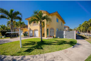 1046 Ne 17th Ter, Homestead