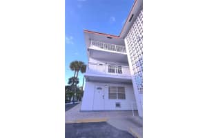120 Ne 20th Ave 27 Deerfield Beach, FL 33441 - MLS#A11957399
