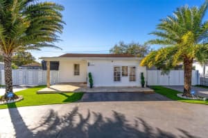 2464 Nw 104th St Miami, FL 33147 - MLS#A11957429