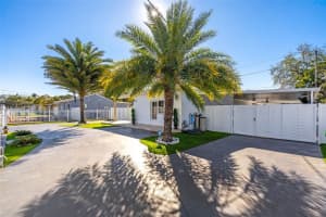 2464 Nw 104th St Miami, FL 33147 - MLS#A11957429