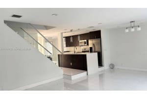 8195 Nw 8th Manor 3, Plantation