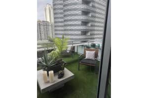 1050 Brickell Ave 818 Miami, FL 33131 - MLS#A11957453