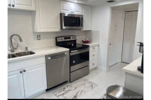 1400 Saint Charles Pl 204 Pembroke Pines, FL 33026 - MLS#A11957457