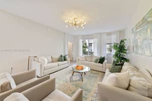 2067 S Ocean Dr Th5 Hallandale Beach, FL 33009 - MLS#A11957473