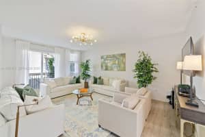 2067 S Ocean Dr Th5 Hallandale Beach, FL 33009 - MLS#A11957473