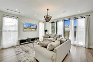 1617 Ne 11th St Th1 Fort Lauderdale, FL 33304 - MLS#A11957516