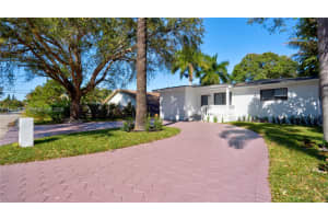 315 Ne 160th Ter Miami, FL 33162 - MLS#A11957522