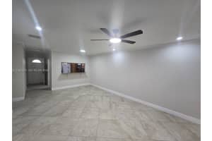 5151 W Oakland Park Blvd 303 Lauderdale Lakes, FL 33313 - MLS#A11957523