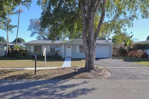 8940 Nw 21st Ct, Pembroke Pines