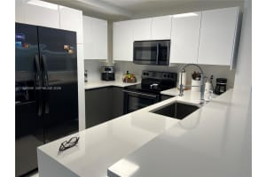 6545 Indian Creek Dr 506 Miami Beach, FL 33141 - MLS#A11957539