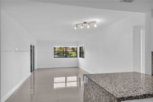 220 Lakeview Dr 113 Weston, FL 33326 - MLS#A11957544