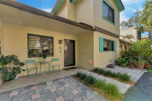 678 Ne 1st St Dania Beach, FL 33004 - MLS#A11957566