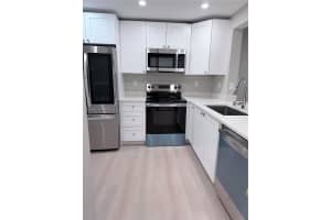 2324 S Cypress Bend Dr 117 Pompano Beach, FL 33069 - MLS#A11957604