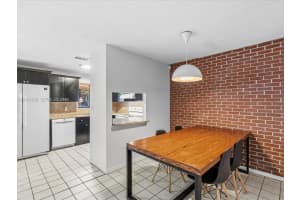 5020 Sw 40th Ave 5020 Fort Lauderdale, FL 33314 - MLS#A11957679