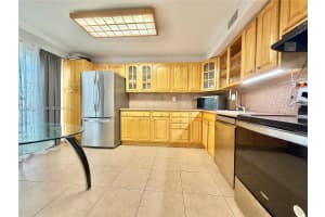 2203 Ne 7th St 14 Hallandale Beach, FL 33009 - MLS#A11957747