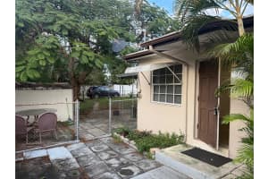 34 Sw 5th St 2 Hallandale Beach, FL 33009 - MLS#A11957842