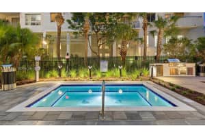 740 Dixie Hwy , West Palm Beach, FL 33401 - MLS#A11957919
